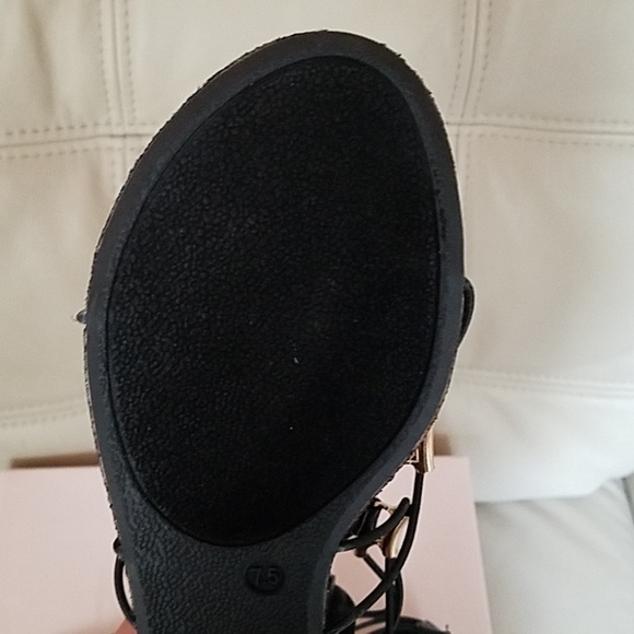 Sandals - Picture 4 of 4